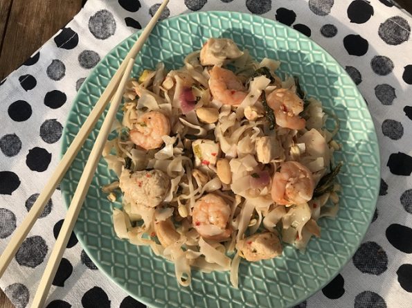 pad thai met kip en garnalen