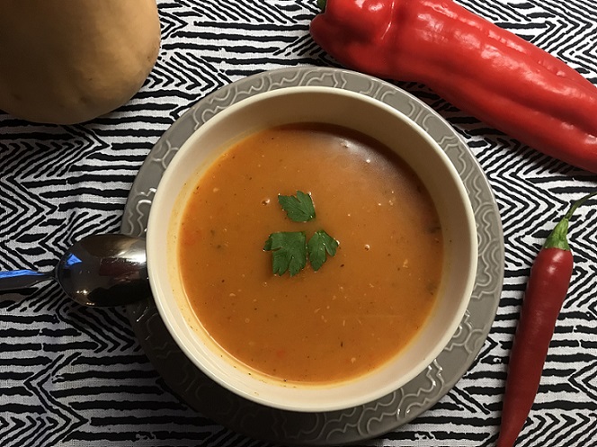 Pompoen-paprikasoep, een heerlijk herfstrecept.