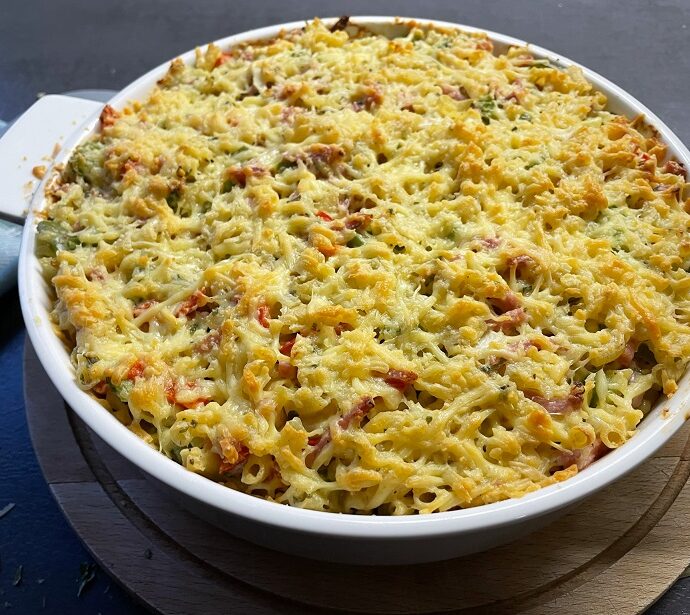Macaroni met ham en kaas uit de oven