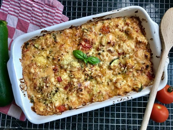 Gnocchi ovenschotel met tomaat, kaas en spekjes