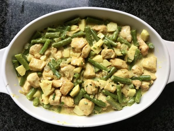 Sperziebonenschotel met kip en appel