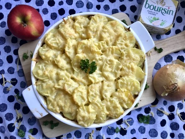 Witlofschotel met appel, rookspekjes en gehakt
