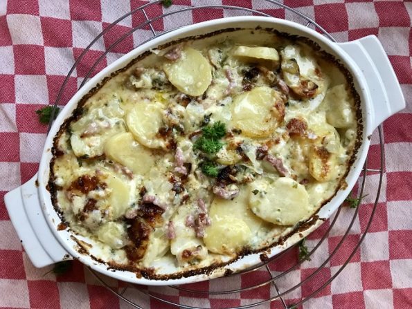 Aardappelgratin met bacon en ui