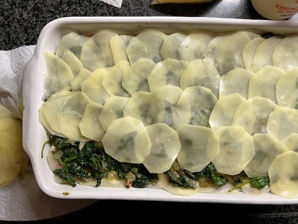Aardappellasagne met spinazie, mozzarella en gehakt