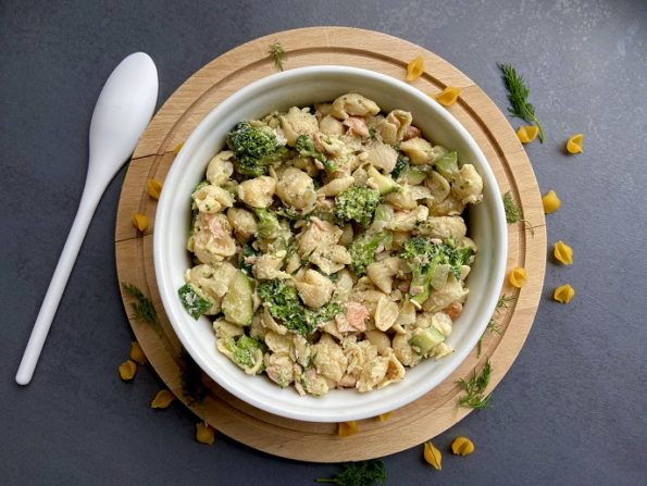 Pasta met gerookte zalm in dille roomsaus