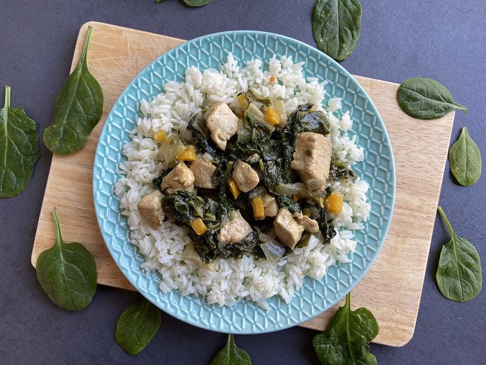 Thaise curry met paksoi, spinazie en kip
