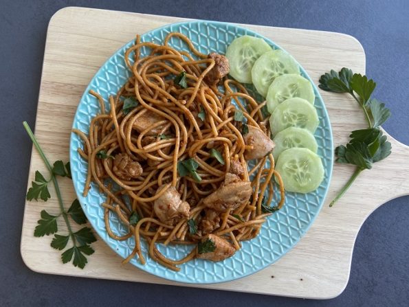 Surinaamse bami met kip