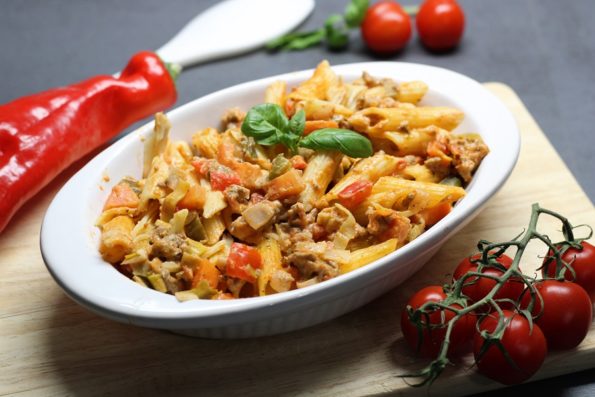 penne met tomaten-mascarponesaus en gehakt