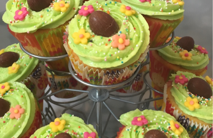 glutenvrije paascupcakes met botercreme en discodip
