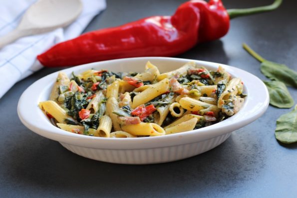 Penne met andijvie, spinazie en spekjes