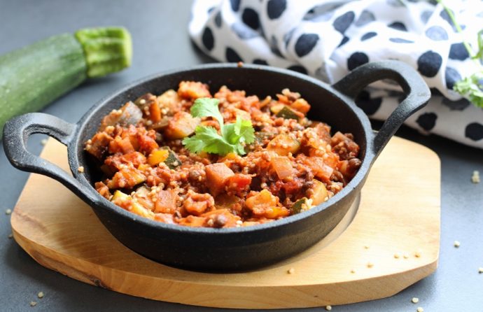 Linzenschotel met courgette, aubergine en quinoa