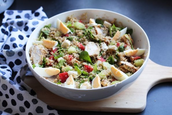Quinoasalade met watermeloen, feta en gegrilde kip