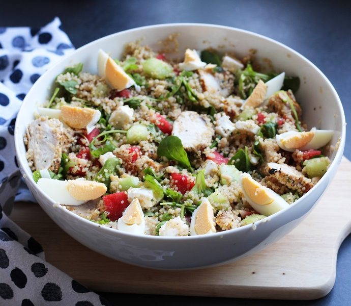 Quinoasalade met watermeloen, feta en gegrilde kip
