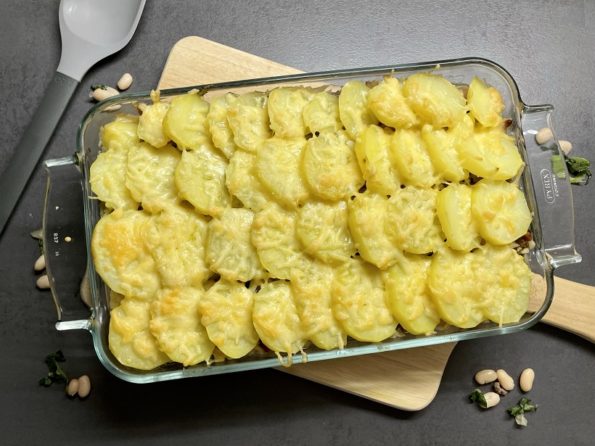 Andijvie ovenschotel met witte bonen en gehakt