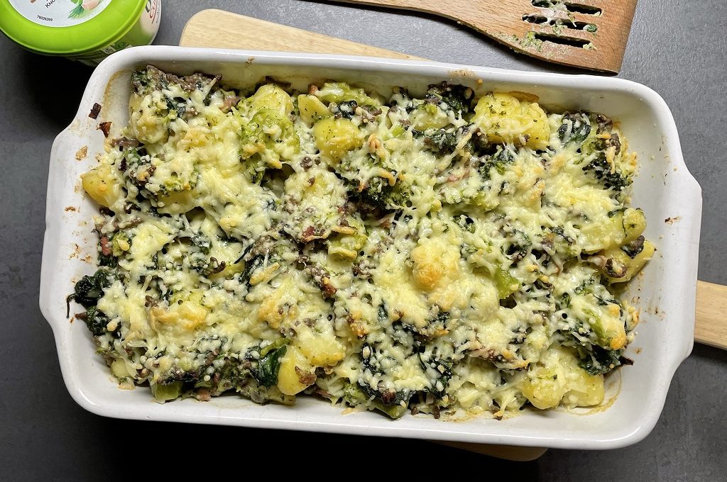 Spinazie-broccoli ovenschotel met krieltjes en gehakt