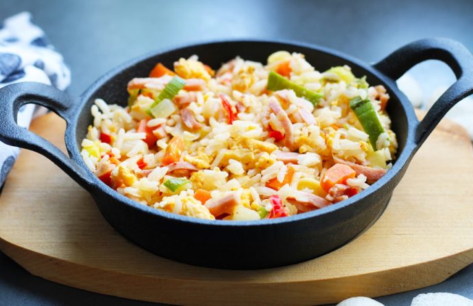 Kindernasi met ham en ei