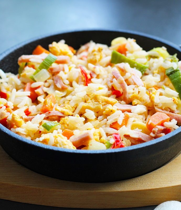 Kindernasi met ham en ei