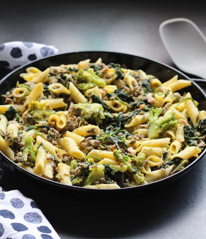Pasta met spinazie, broccoli en linzen