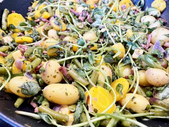 Krieltjes met zomergroente en bacon