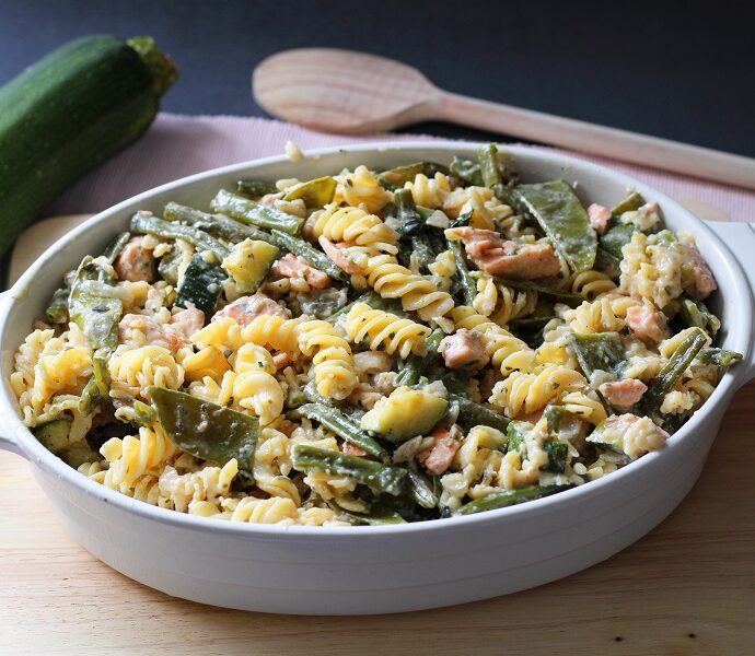 Fusilli met haricots verts, peultjes en zalm