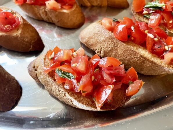 Bruschetta met tomaat en basilicum glutenvrij