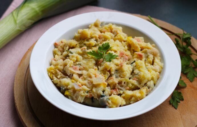 Bloemkool-preistamppot met gerookte zalm