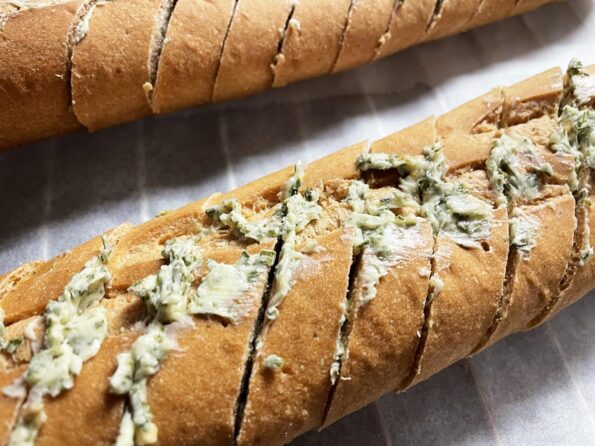 Knoflookbrood uit de oven