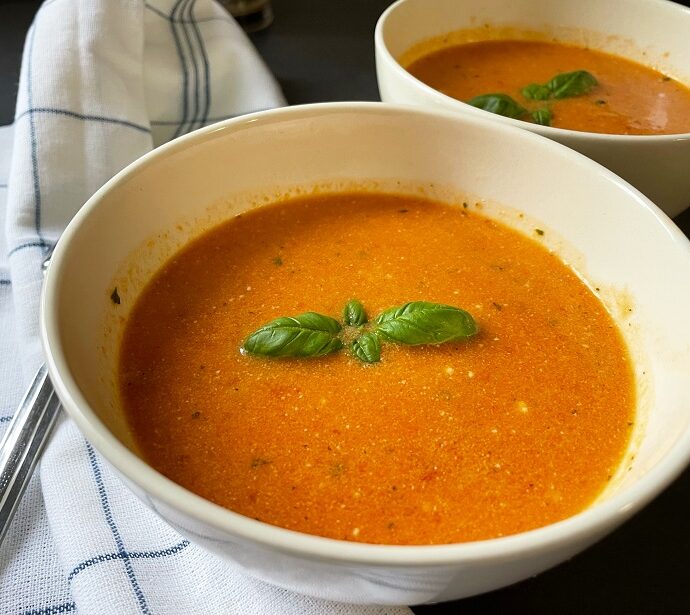 Tomaten-mascarponesoep met basilicum