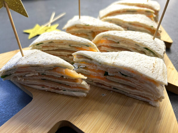 Wrappuntjes met roomkaas, gerookte zalm en veldsla